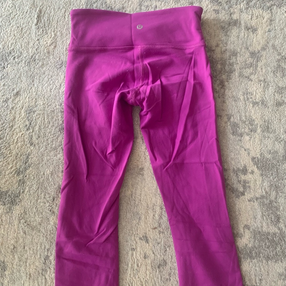 Lululemon crop leggings in purple, reversible
